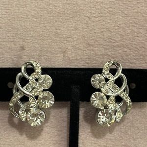 Lisner clear crystal clip on earrings